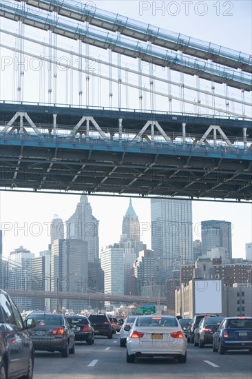 USA, New York State, New York City, part of manhattan bridge with skyscrapers in background. Photo : fotog