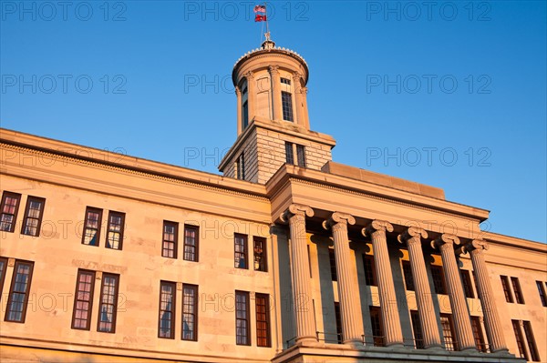 USA, Tennessee, Nashville, State Capitol Building against blue sky. Photo : Henryk Sadura