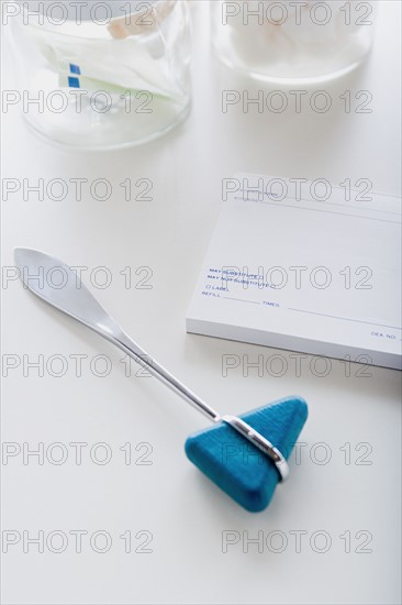 Reflex hammer on desk. Photo : Rob Lewine