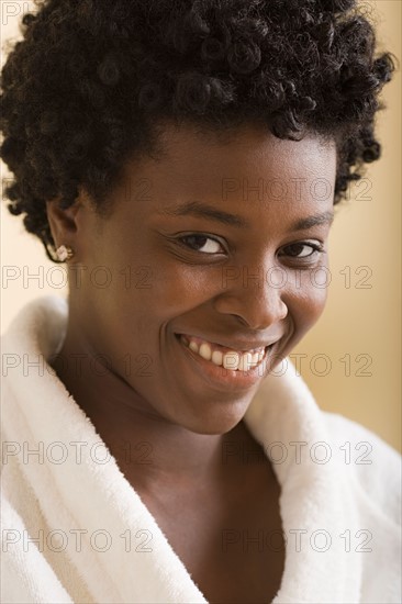 Portrait of woman smiling. Photo : Rob Lewine