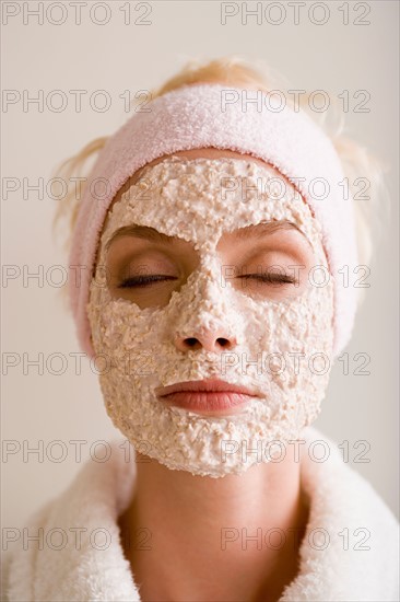 Woman with facial mask. Photo : Rob Lewine