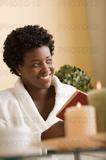 Woman relaxing in spa. Photo : Rob Lewine