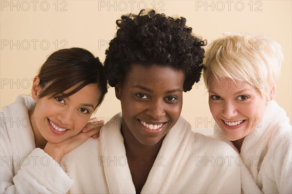 Portrait of three women in spa. Photo : Rob Lewine