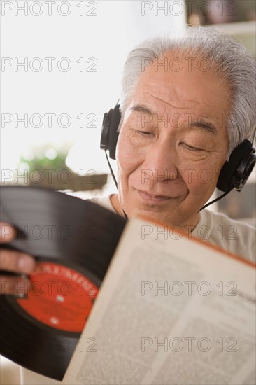 Portrait of retired man. Photo : Rob Lewine