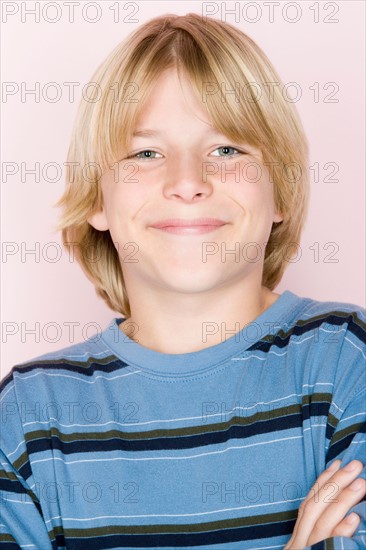 Studio shot portrait of teenage boy, close-up. Photo : Rob Lewine