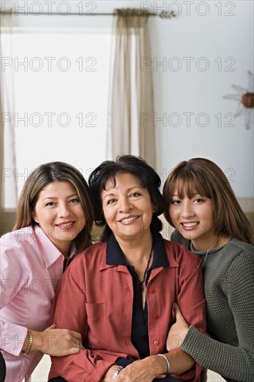 Family portrait of three women. Photo : Rob Lewine