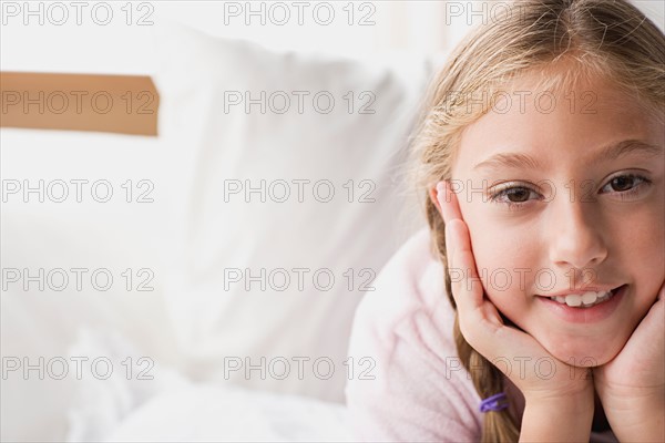 Portrait of smiling girl (12-13) . Photo : Rob Lewine