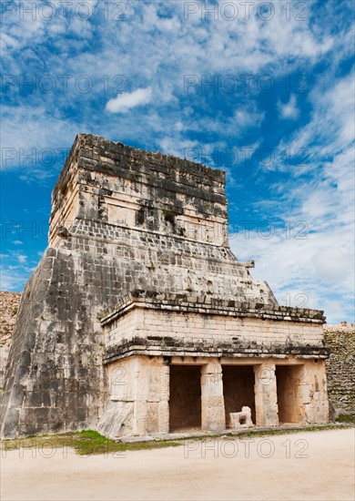 Mexico, Yucatan, Chichen Itza. Mayan ruins.