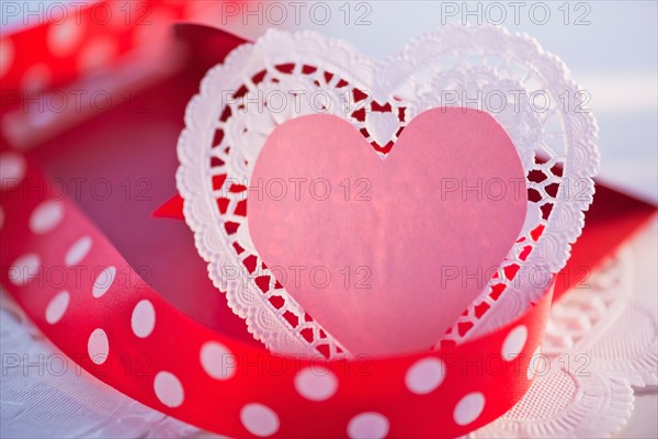 Close up of Valentine's Day decorations, studio shot. Photo : Daniel Grill