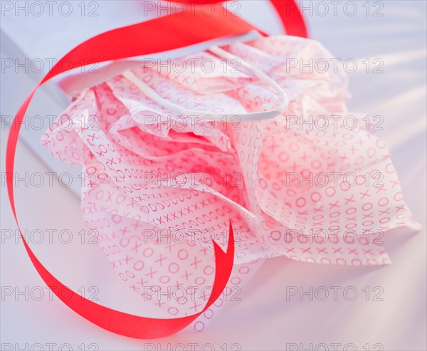 Close up of Valentine's Day decorations, studio shot. Photo : Daniel Grill