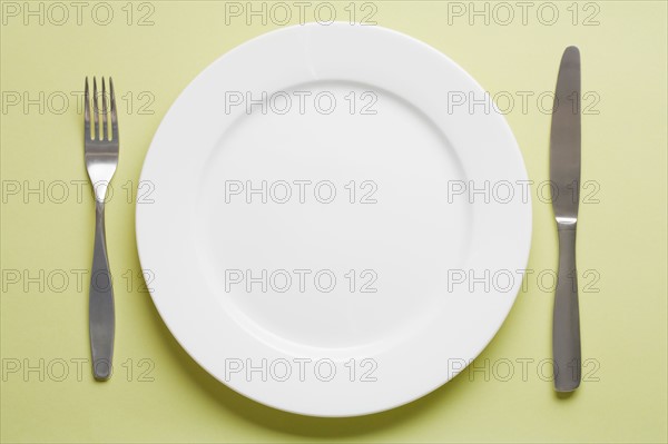 Studio shot of place setting. Photo : Kristin Lee