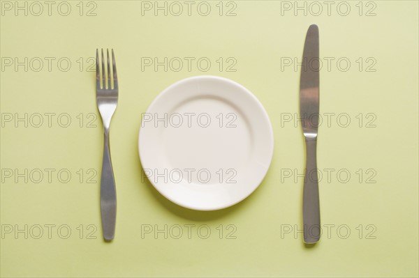 Studio shot of place setting. Photo : Kristin Lee