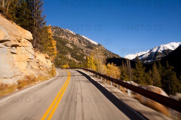 USA, Colorado. Road in mountains. Photo : John Kelly