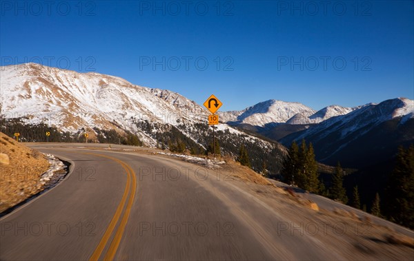 USA, Colorado. Road in mountains. Photo : John Kelly