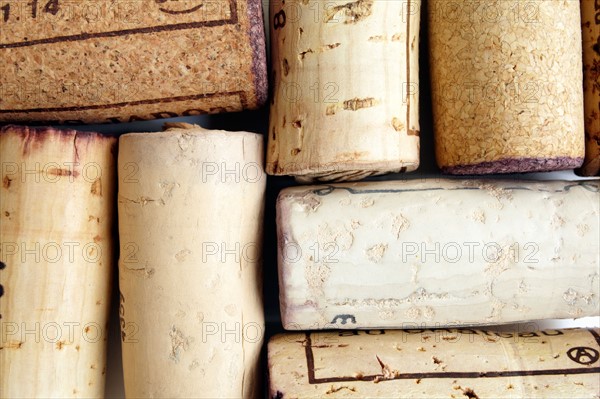 Studio shot of wine corks. Photo : Winslow Productions