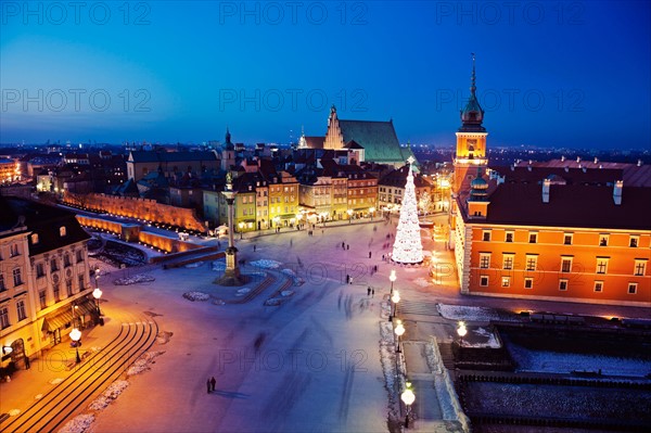 Poland, Warsaw. Castle Square, Sigismund's Column and Royal Castle in Christmas time. Photo : Henryk Sadura