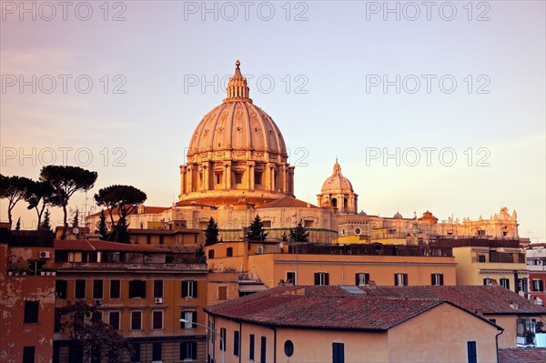 Italy, Vatican City . St. Peter's Basilica? in early morning. Photo : Henryk Sadura