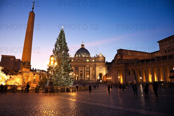 Italy, Vatican City . Saint Peter's Square and Saint Peter's Basilica in Christmas time. Photo : Henryk Sadura