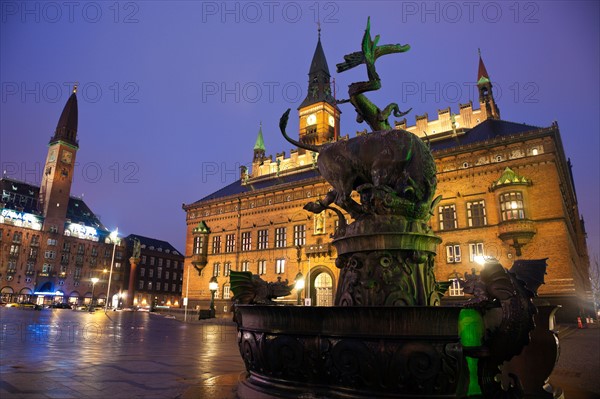 Denmark, Copenhagen. Copenhagen City Hall at dusk. Photo : Henryk Sadura