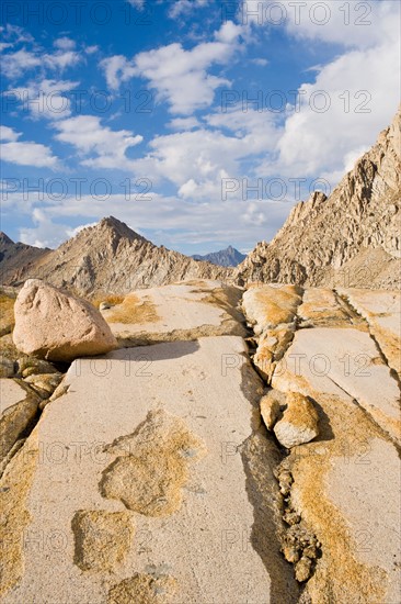 USA, California, Sequioa National Park. Sequoia National Park, Rock formations. Photo : Noah Clayton