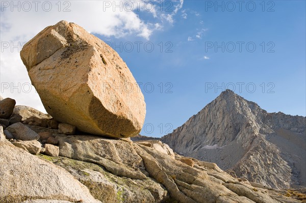 USA, California, Sequioa National Park. Sequoia National Park, Rock formations. Photo : Noah Clayton