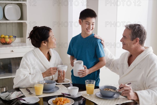 Family having breakfast. Photo : Rob Lewine