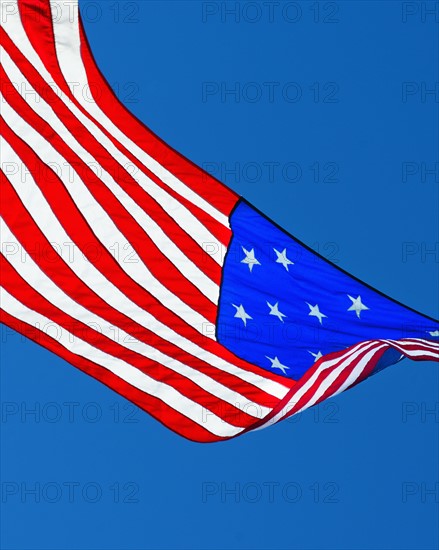 15 star US flag.