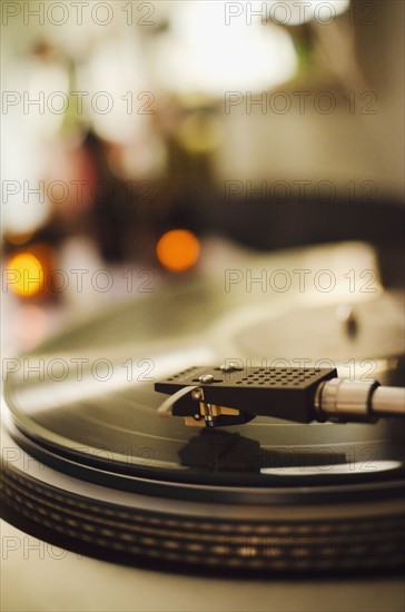 Close-up of turntable. 
Photo : Jamie Grill