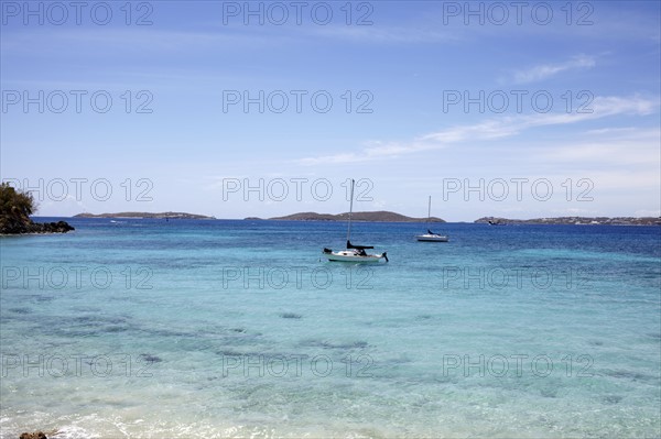 United States Virgin Islands, St. John, View of sea bay. 
Photo : Winslow Productions