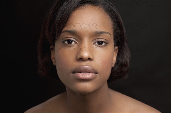 Beautiful young woman looking at camera. 
Photo: Jan Scherders