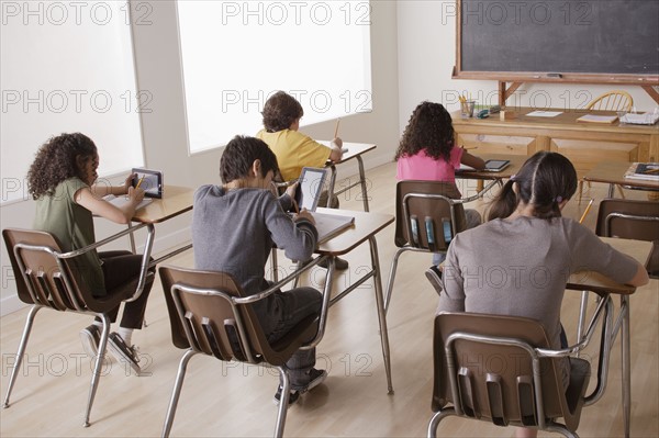 Children (10-11,12-13) at school.
Photo : Rob Lewine