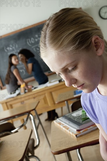 Teenage girls (14-15, 16-17) at school. 
Photo : Rob Lewine