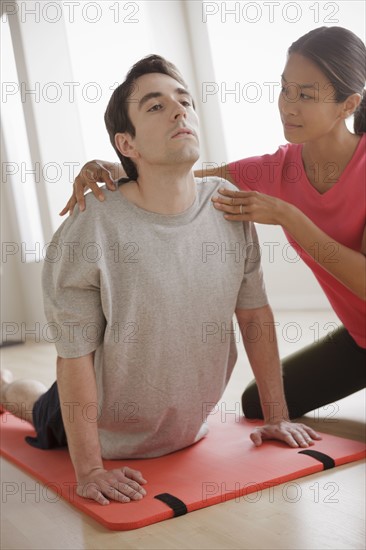 Young couple training together.
Photo : Rob Lewine