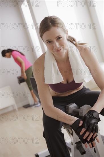 Young woman exercising.
Photo : Rob Lewine