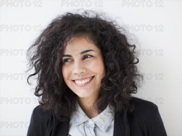 Portrait of beautiful young woman. 
Photo : Jessica Peterson