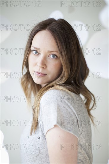 Portrait of serene young woman. 
Photo : Jessica Peterson