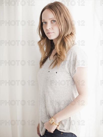 Portrait of serene young woman. 
Photo : Jessica Peterson