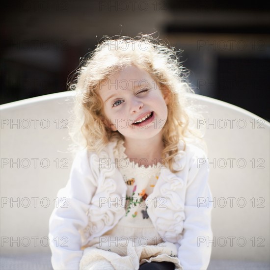 Outdoor portrait of happy young girl (4-5) .
Photo: Jessica Peterson