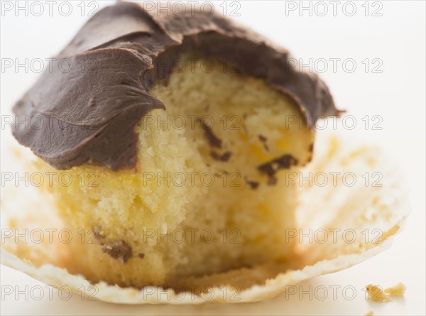 Studio Shot of chocolate cupcake. Photo : Jamie Grill