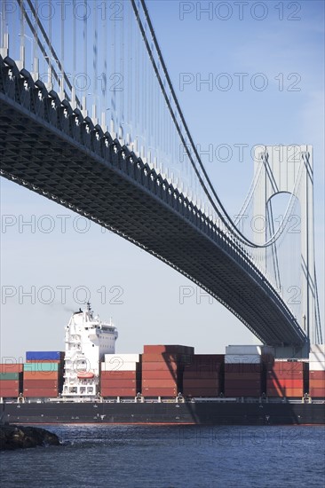 USA, New York City, View of Verrazano Narrows Bridge. Photo : fotog