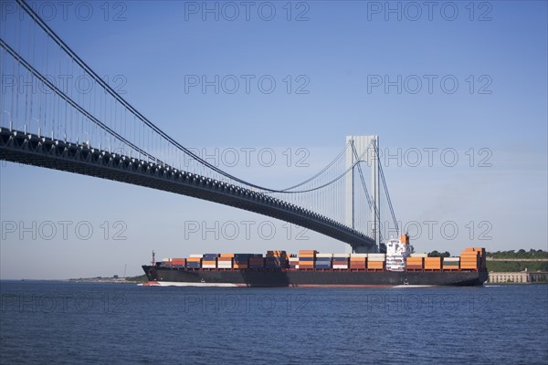 USA, New York City, View of Verrazano Narrows Bridge. Photo : fotog