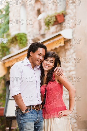 France, Cassis, Couple smiling and embracing. Photo : Mike Kemp