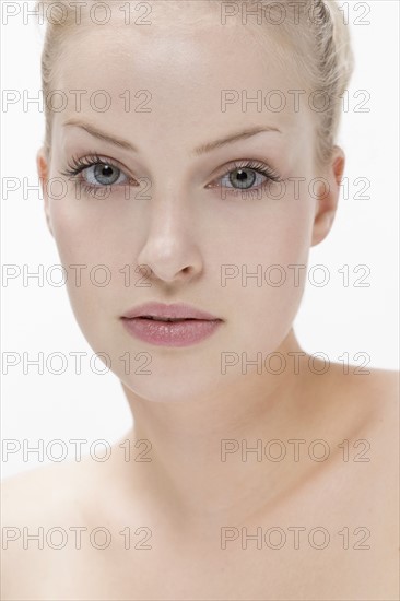 Beauty portrait of woman. Photo : Jan Scherders