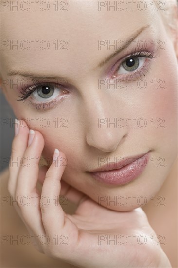 Beauty portrait of woman. Photo: Jan Scherders