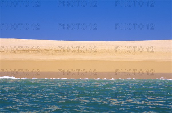 Mexico, Oaxaca, Huatulco, Scenic view of sandy beach. Photo : DKAR Images