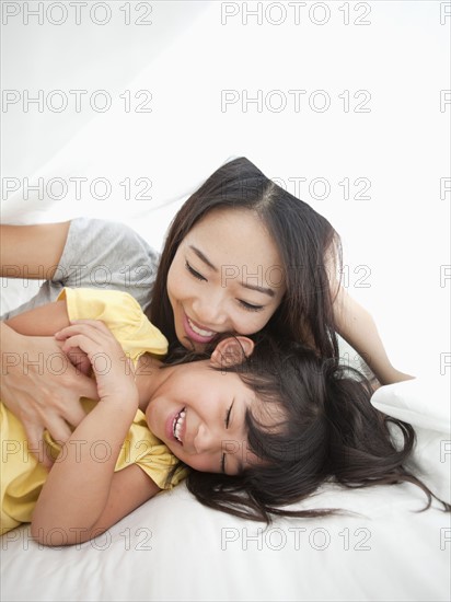 Mother playing with daughter (4-5). Photo: Jessica Peterson