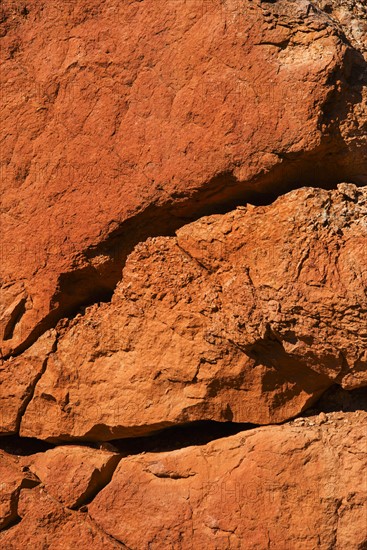 Navajo Loop Trail, Cracked rock, close-up.