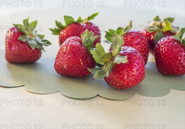 Studio shot of strawberries. Photo : Daniel Grill