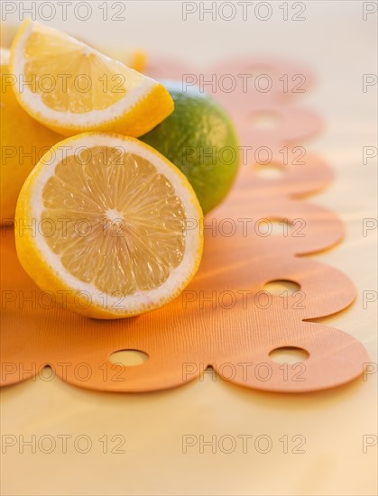 Studio shot of lemons. Photo : Daniel Grill