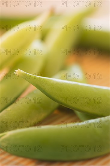 Studio Shot of Sugar Snap Peas. Photo : Daniel Grill